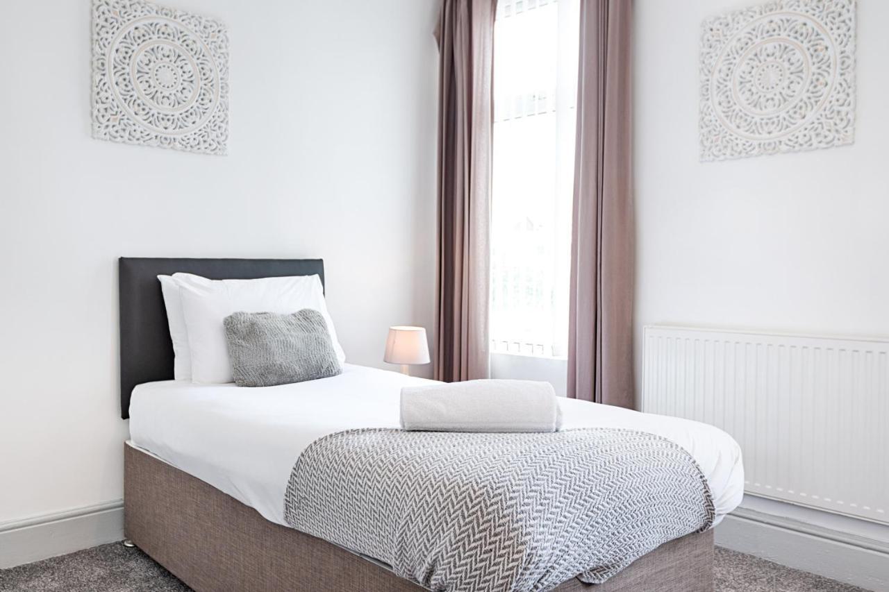 Walk To Swansea Stadium, 3 Rooms, Smart Tv'S Exterior photo