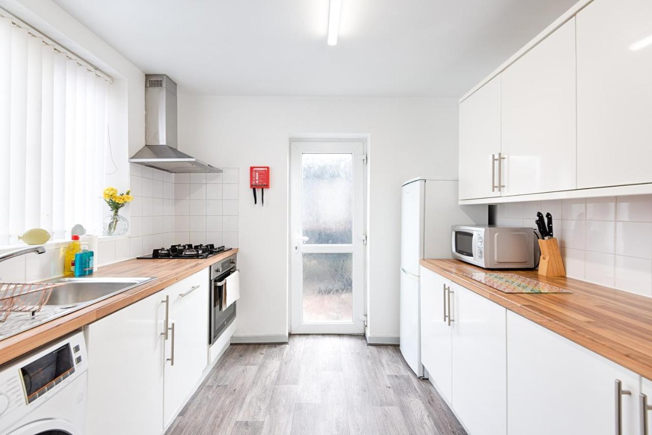 Walk To Swansea Stadium, 3 Rooms, Smart Tv'S Exterior photo