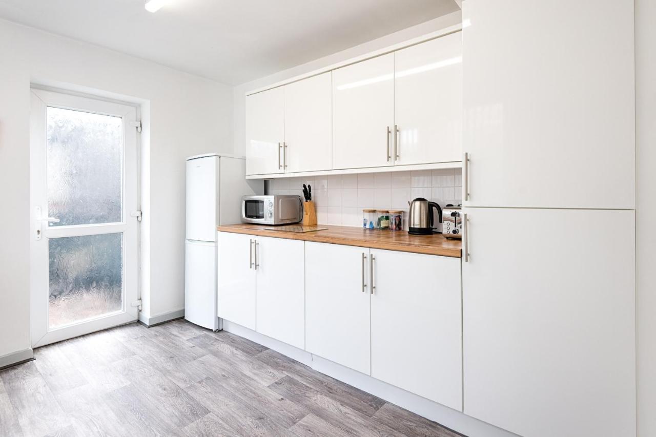 Walk To Swansea Stadium, 3 Rooms, Smart Tv'S Exterior photo